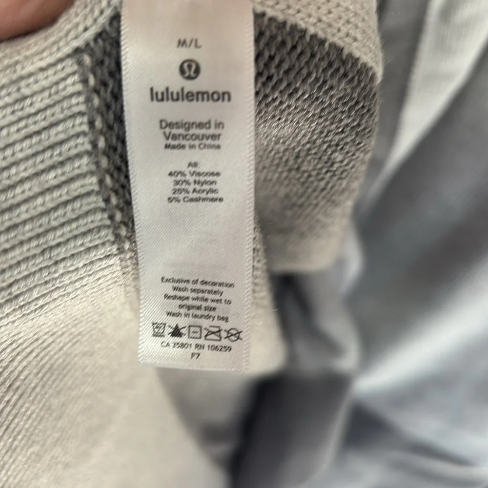 Lululemon Opened Up Poncho- Heathered Core Ultra Light & Heathered Asphalt Grey